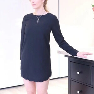 Scallop edge shift dress